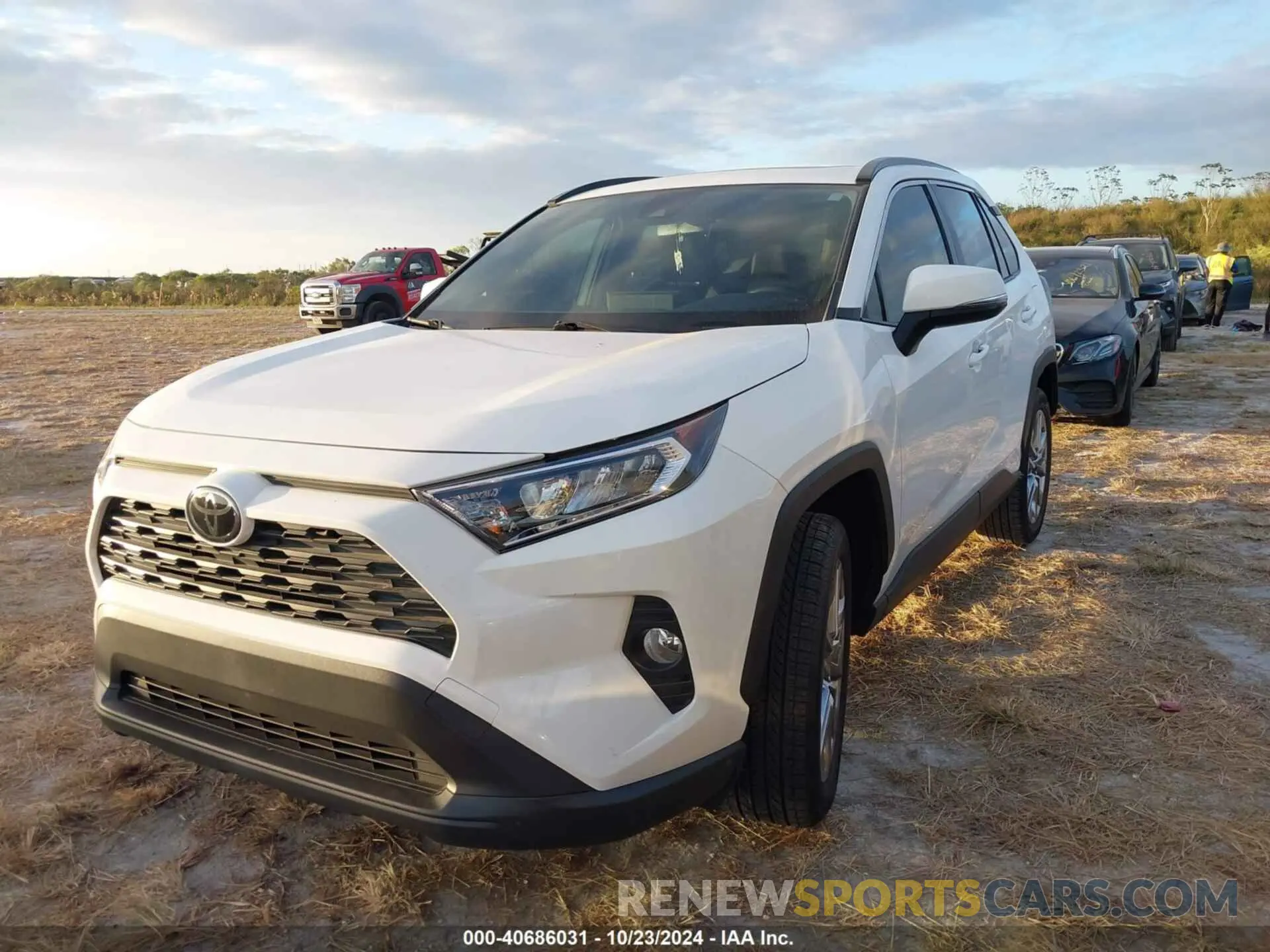 2 Photograph of a damaged car JTMC1RFVXLD517529 TOYOTA RAV4 2020