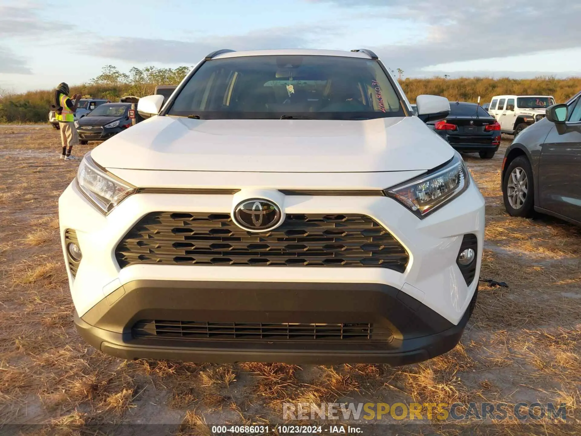 6 Photograph of a damaged car JTMC1RFVXLD517529 TOYOTA RAV4 2020
