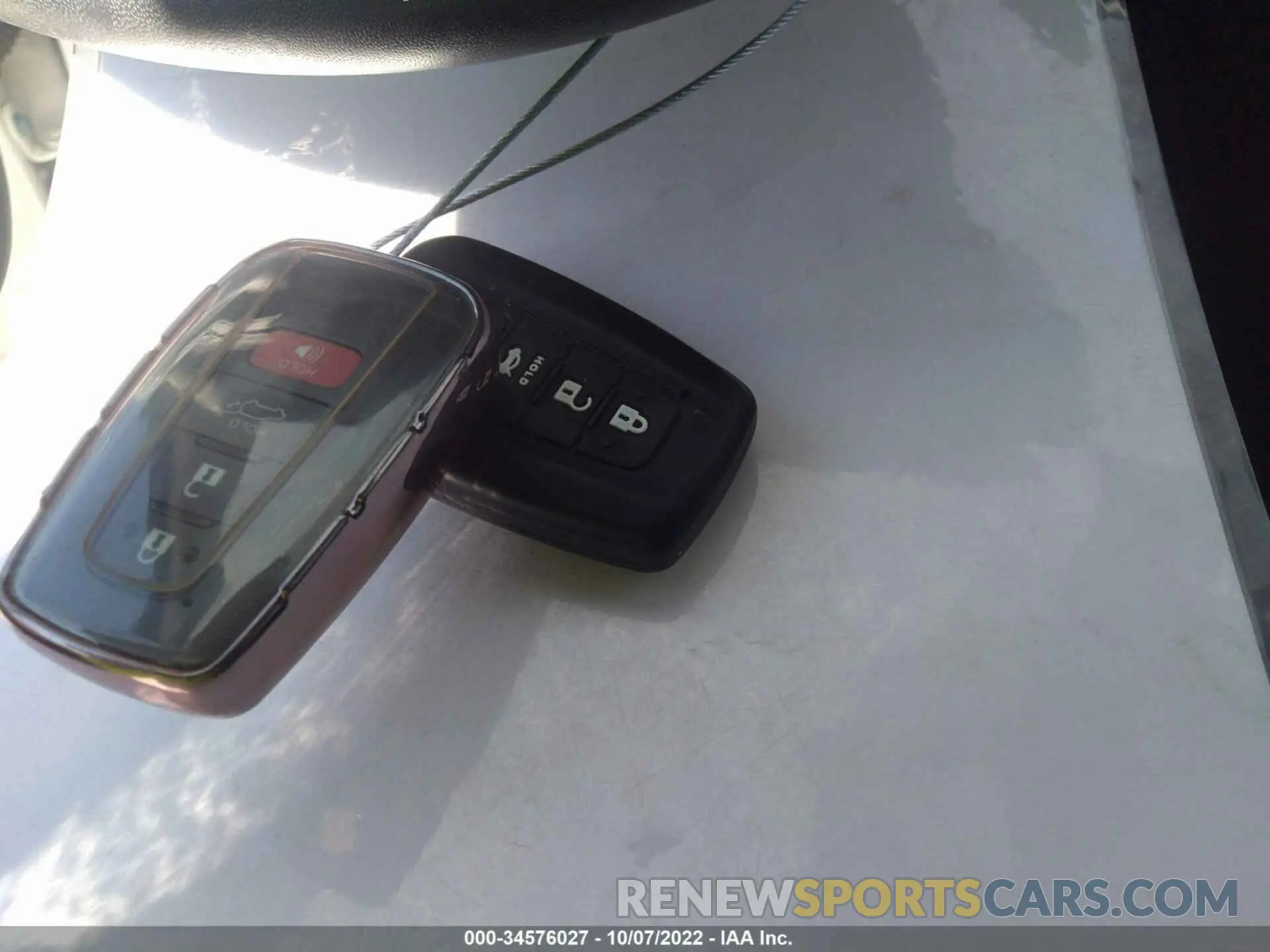 11 Photograph of a damaged car JTMC1RFVXLD518552 TOYOTA RAV4 2020