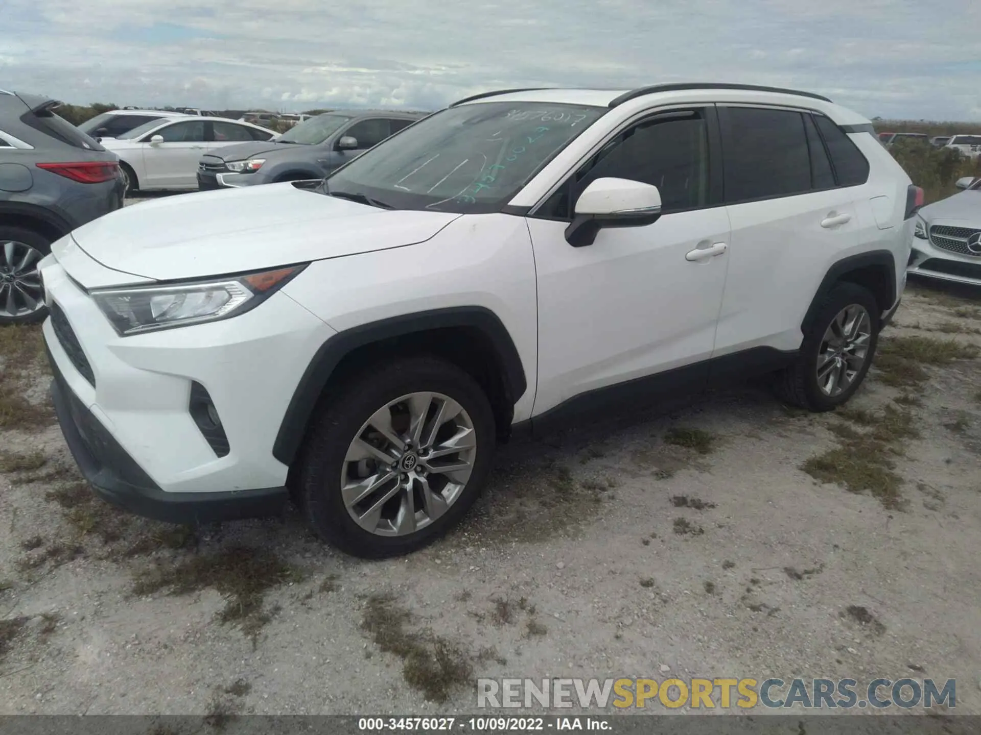 2 Photograph of a damaged car JTMC1RFVXLD518552 TOYOTA RAV4 2020