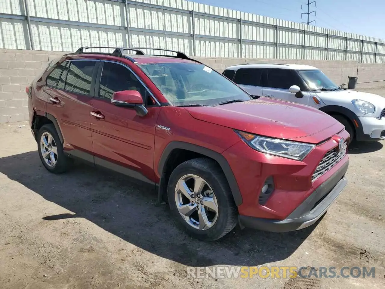4 Photograph of a damaged car JTMD6RFV1LD002411 TOYOTA RAV4 2020