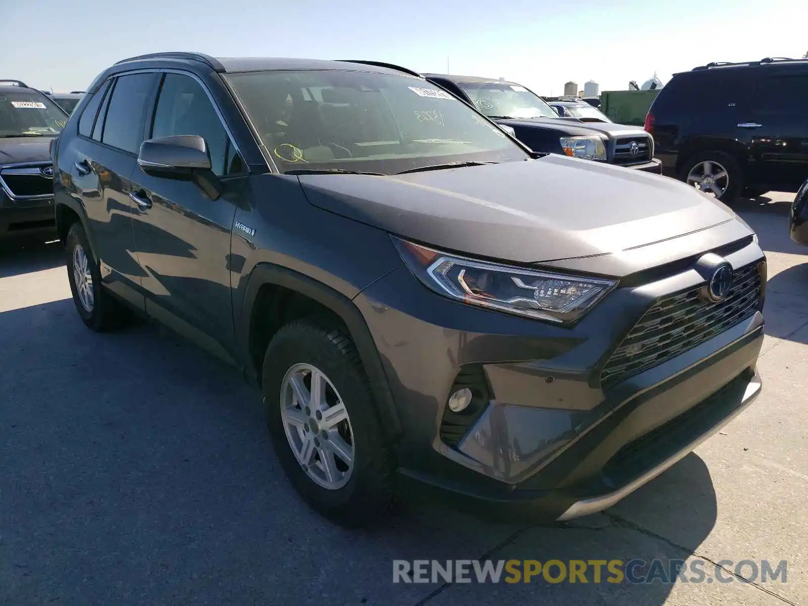 1 Photograph of a damaged car JTMD6RFV3LD001843 TOYOTA RAV4 2020