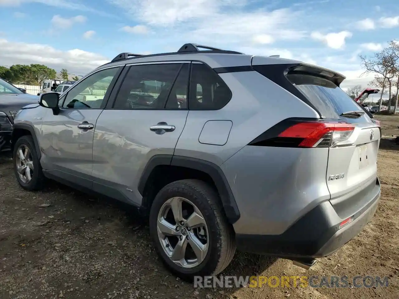 2 Photograph of a damaged car JTMD6RFV4LD006565 TOYOTA RAV4 2020