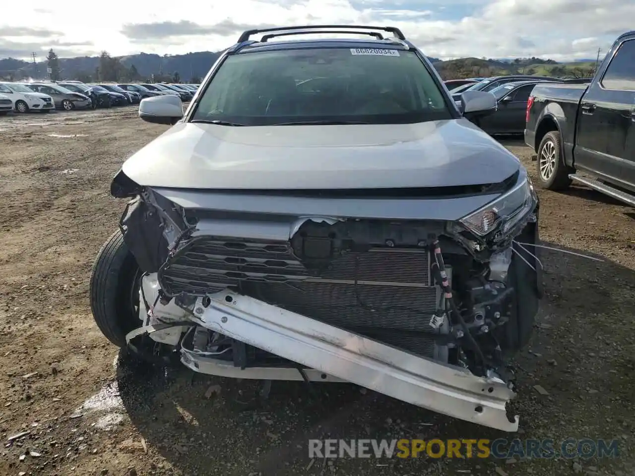 5 Photograph of a damaged car JTMD6RFV4LD006565 TOYOTA RAV4 2020