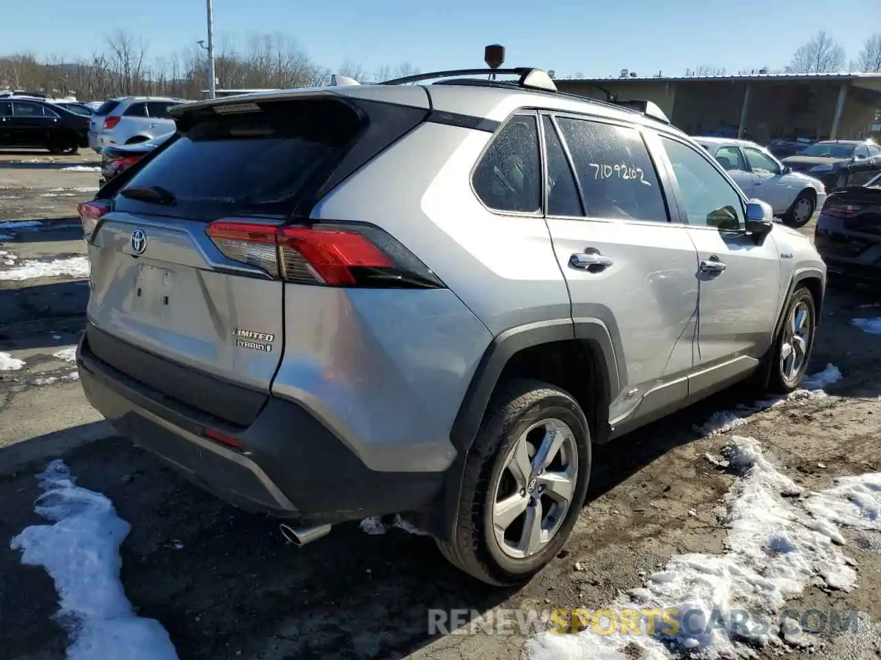 4 Photograph of a damaged car JTMD6RFV5LD005215 TOYOTA RAV4 2020