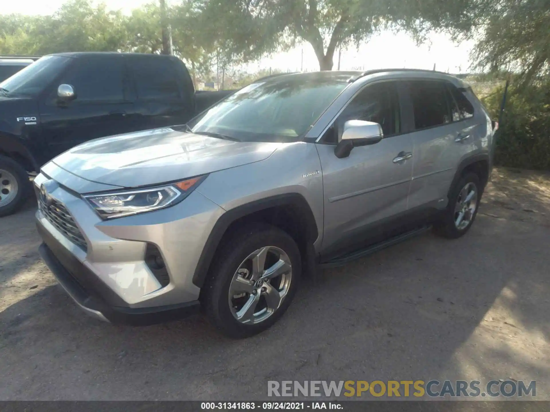 2 Photograph of a damaged car JTMD6RFV5LD501082 TOYOTA RAV4 2020