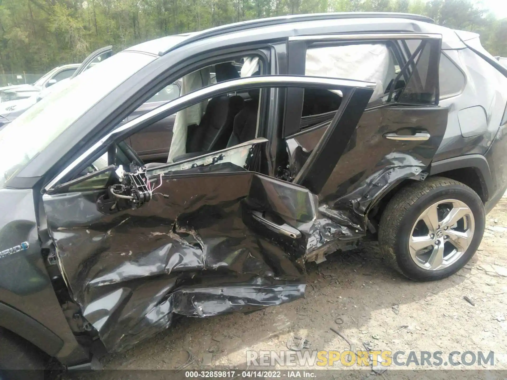 6 Photograph of a damaged car JTMD6RFV8LD004009 TOYOTA RAV4 2020