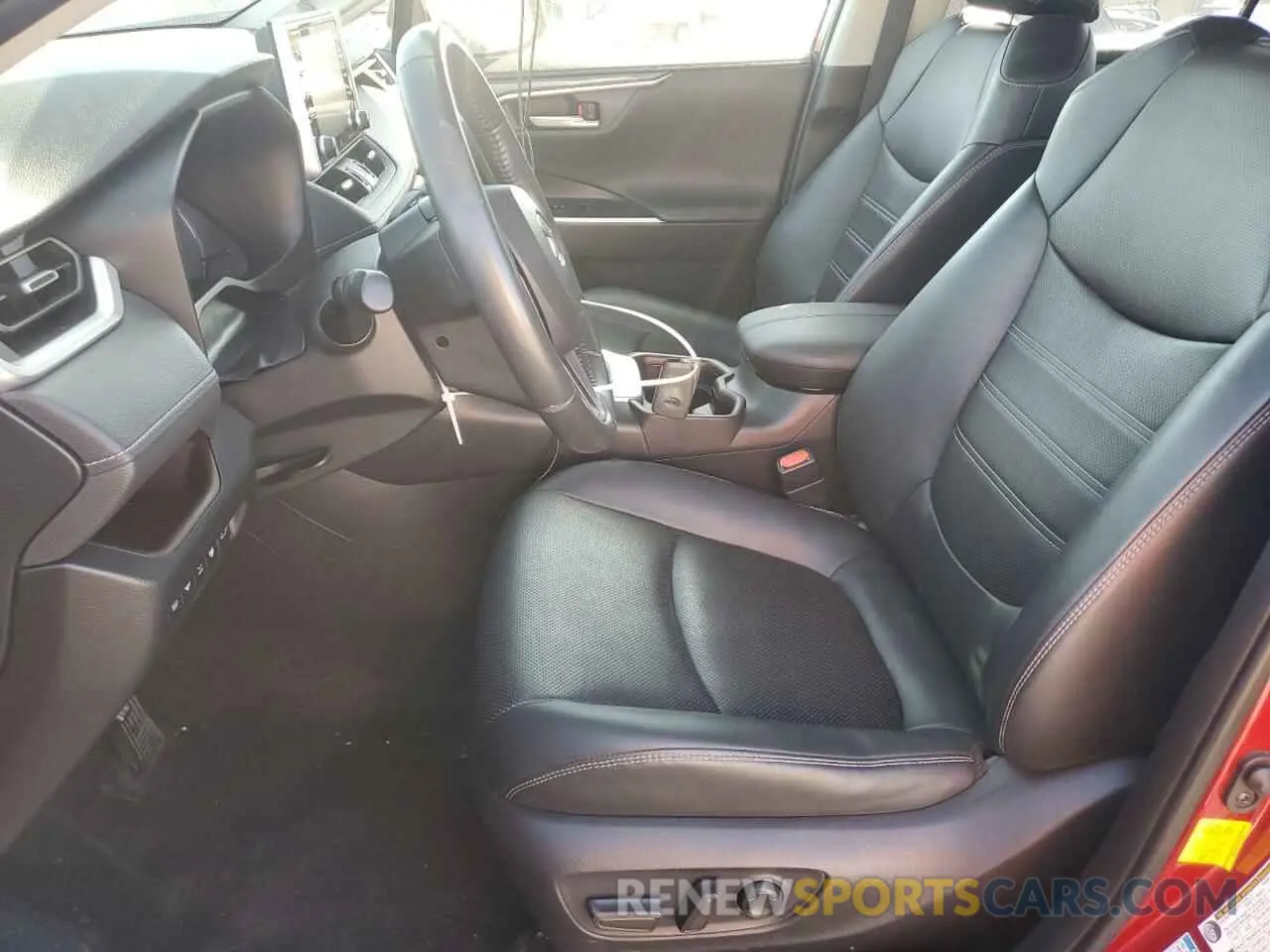 7 Photograph of a damaged car JTMDWRFV2LD538929 TOYOTA RAV4 2020