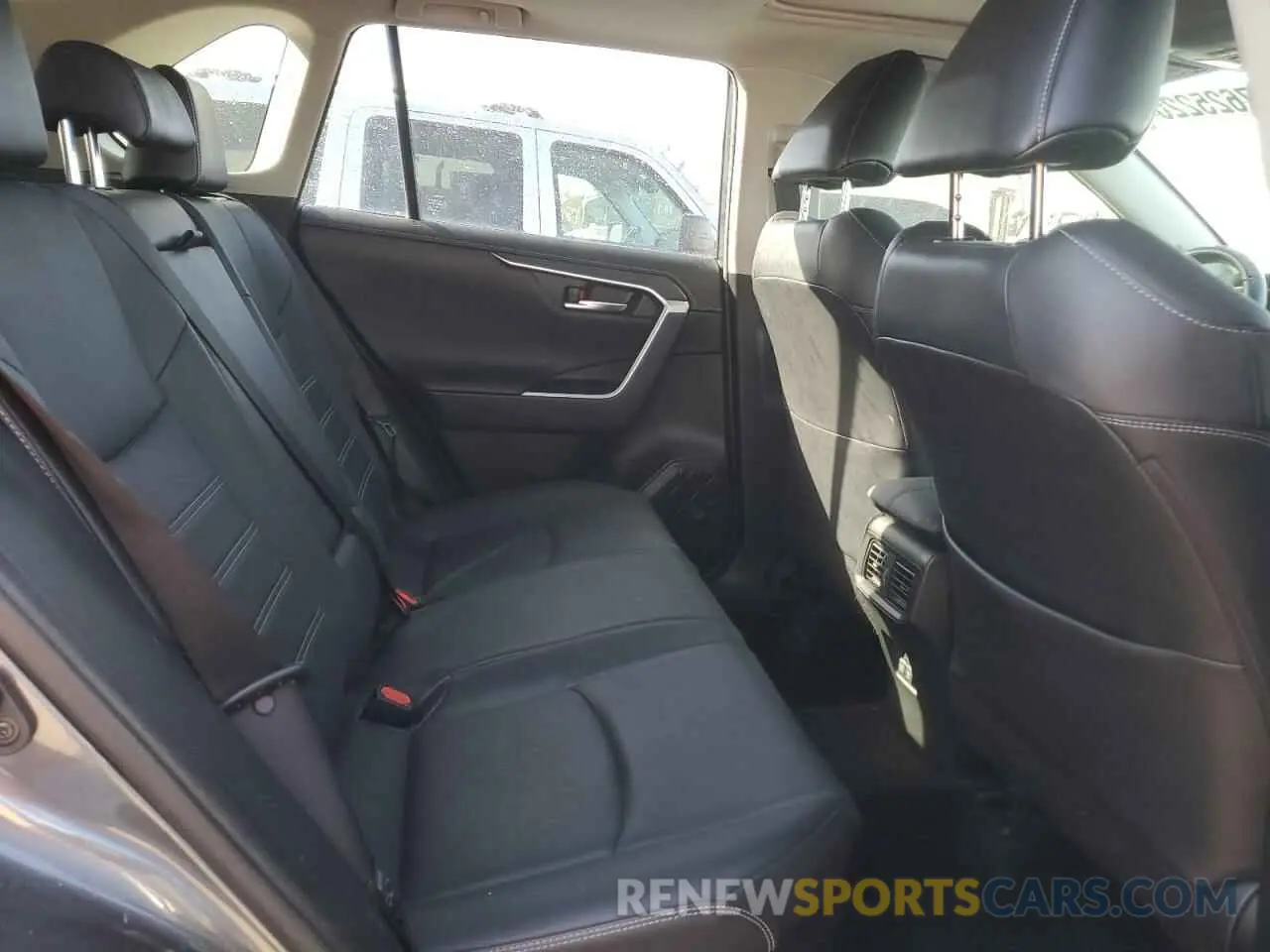 11 Photograph of a damaged car JTMDWRFV3LD069592 TOYOTA RAV4 2020