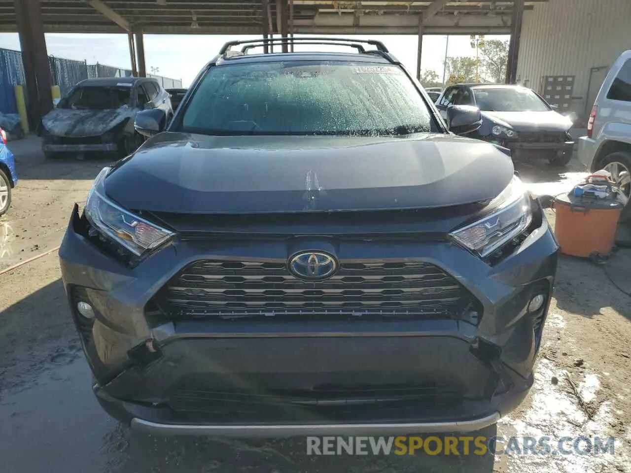 5 Photograph of a damaged car JTMDWRFV3LD069592 TOYOTA RAV4 2020