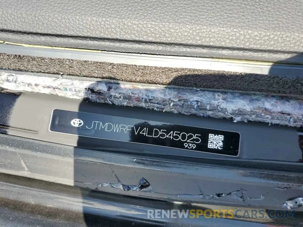 13 Photograph of a damaged car JTMDWRFV4LD545025 TOYOTA RAV4 2020