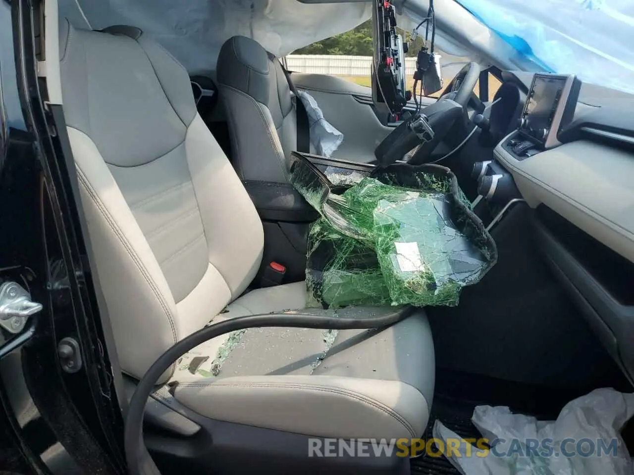 7 Photograph of a damaged car JTMDWRFV4LD545025 TOYOTA RAV4 2020