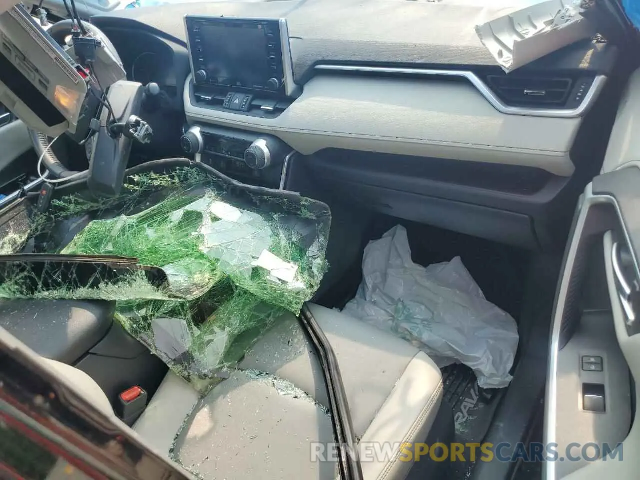 8 Photograph of a damaged car JTMDWRFV4LD545025 TOYOTA RAV4 2020