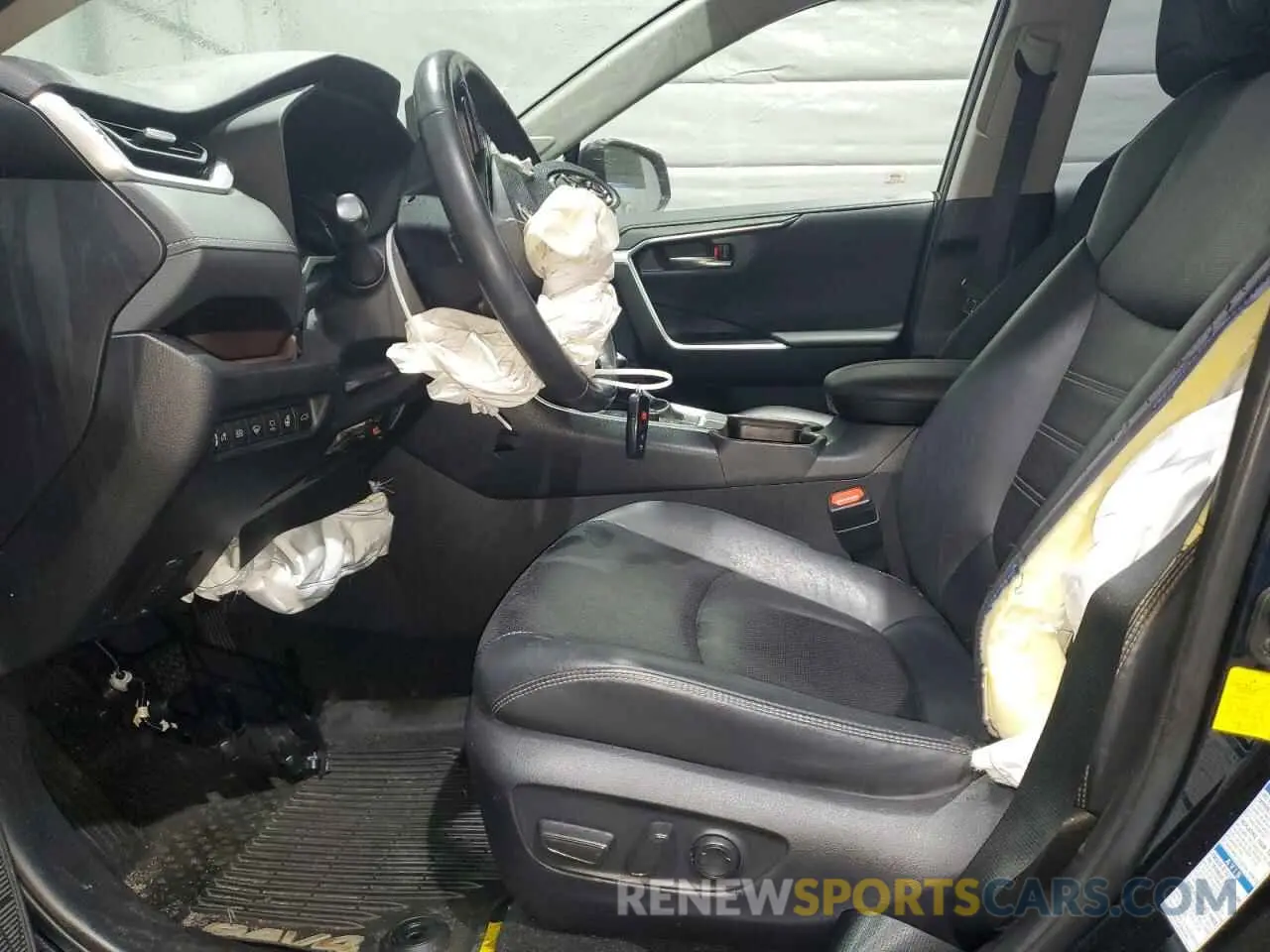7 Photograph of a damaged car JTMDWRFV7LD525562 TOYOTA RAV4 2020