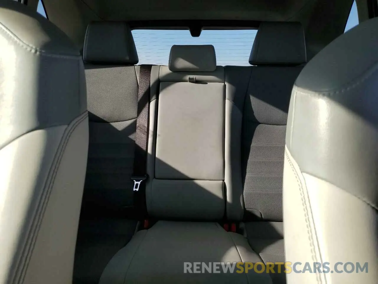 10 Photograph of a damaged car JTMDWRFV7LD531510 TOYOTA RAV4 2020