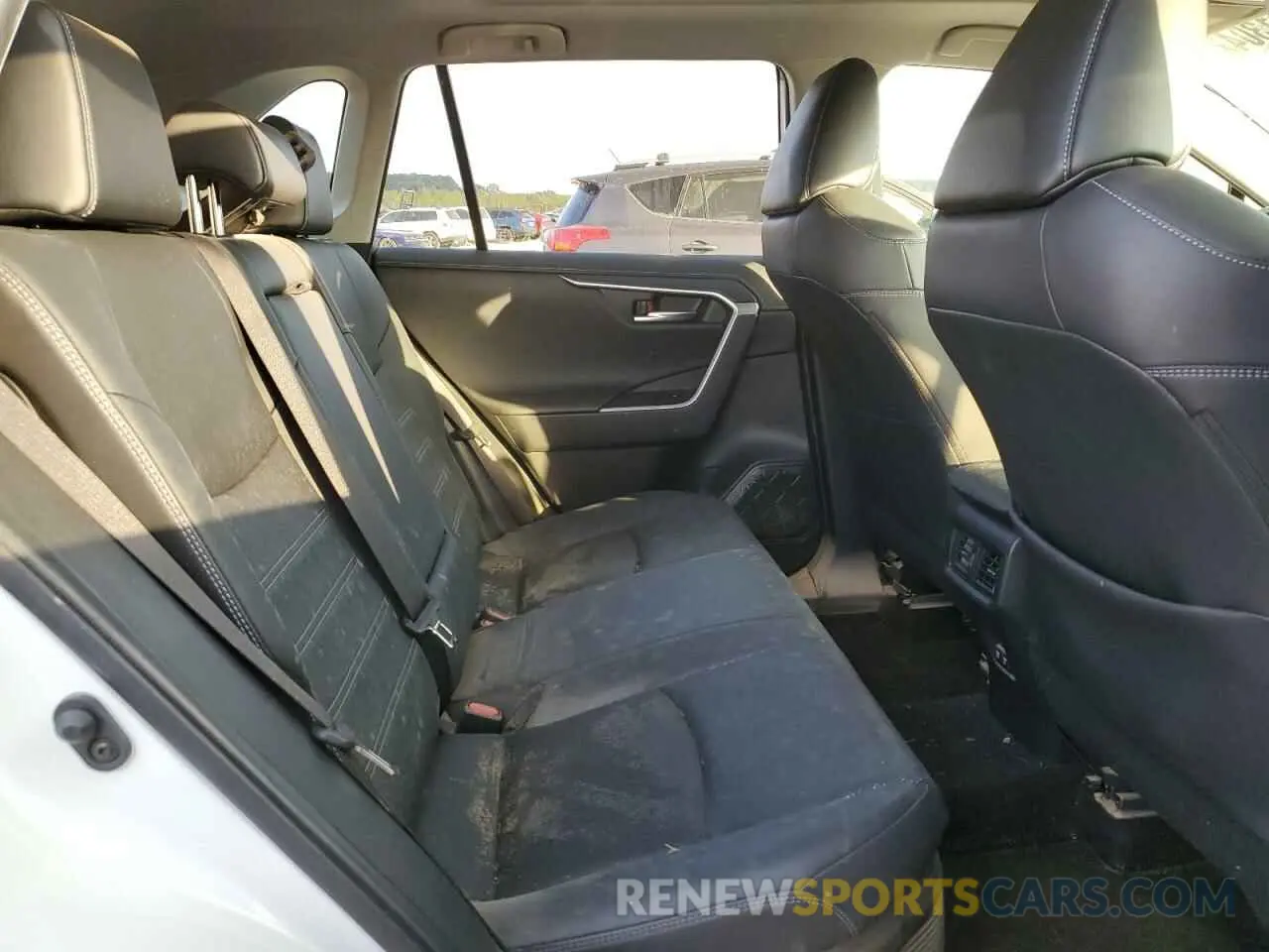 11 Photograph of a damaged car JTMDWRFV9LD536871 TOYOTA RAV4 2020