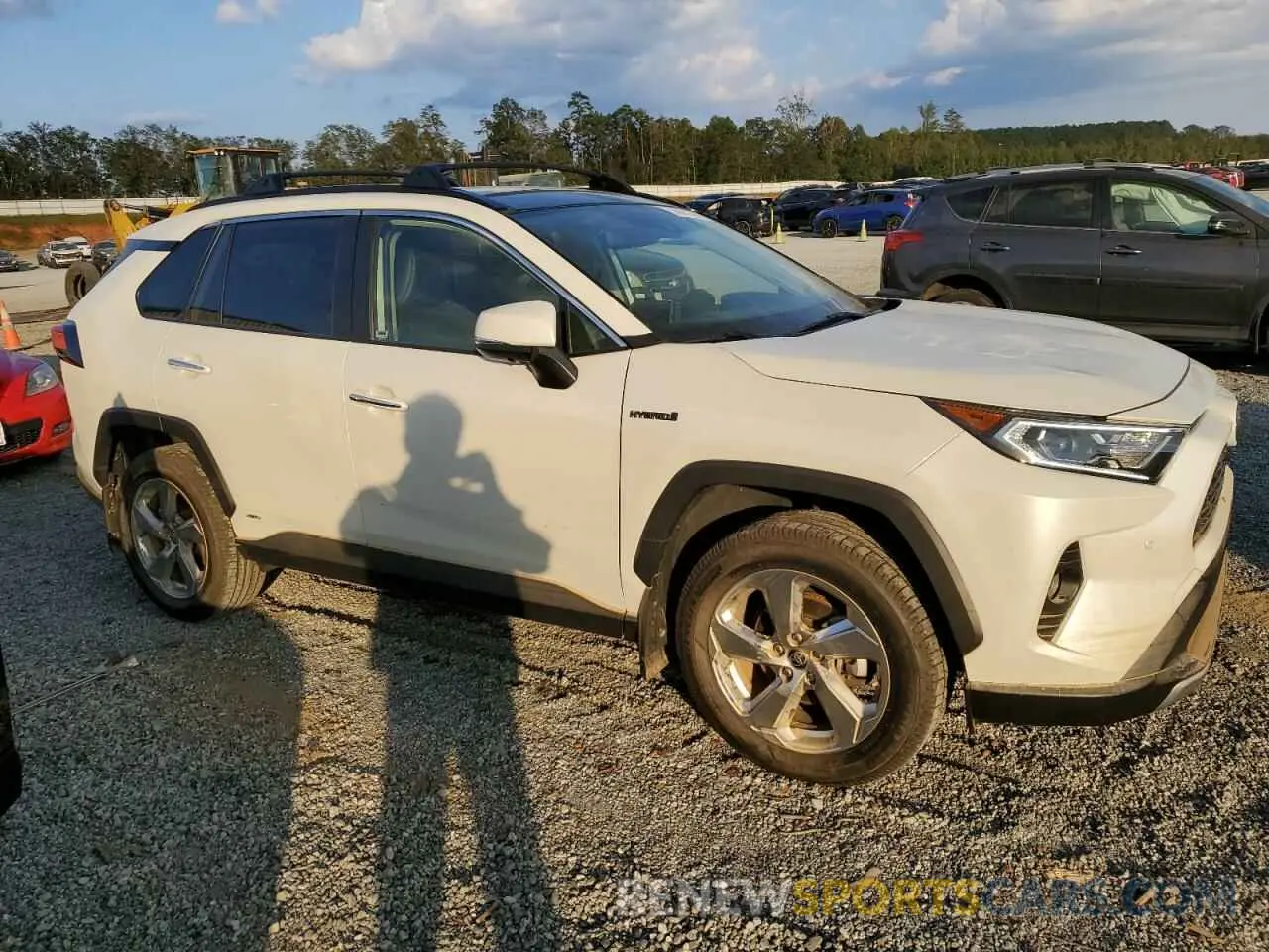 4 Photograph of a damaged car JTMDWRFV9LD536871 TOYOTA RAV4 2020