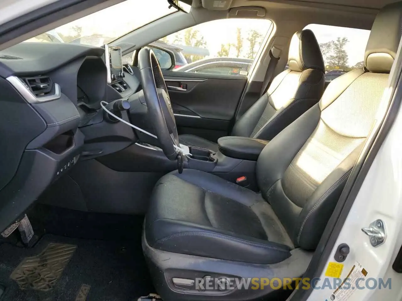 7 Photograph of a damaged car JTMDWRFV9LD536871 TOYOTA RAV4 2020