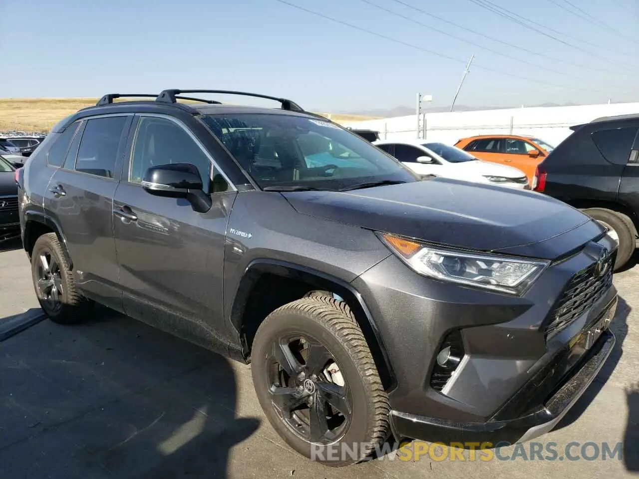 4 Photograph of a damaged car JTME6RFV0LD502161 TOYOTA RAV4 2020