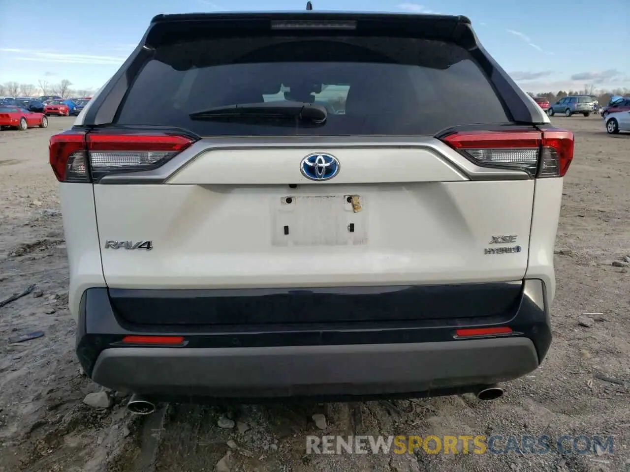 6 Photograph of a damaged car JTME6RFV0LJ001739 TOYOTA RAV4 2020