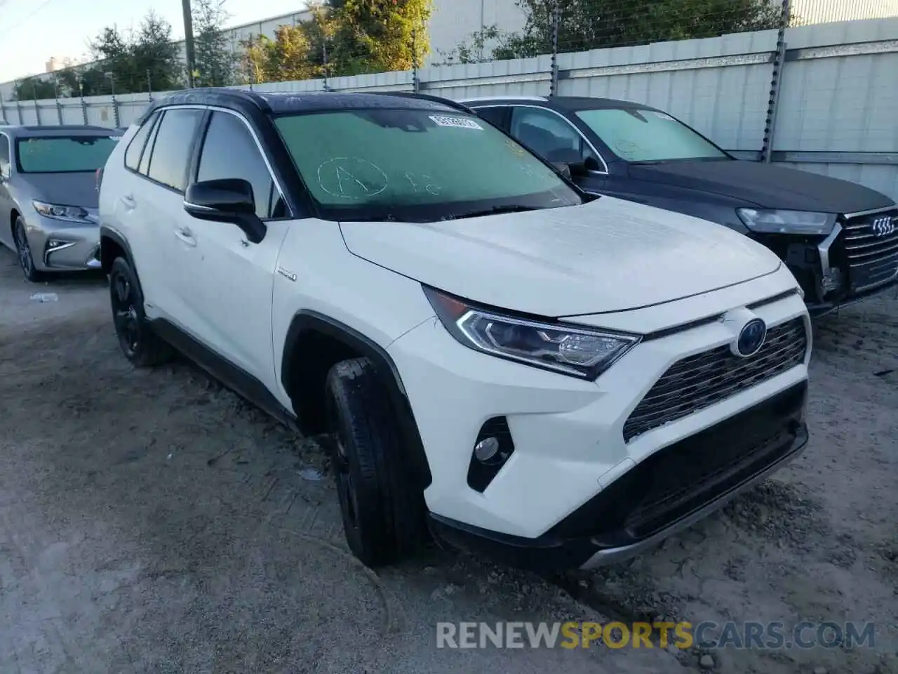 1 Photograph of a damaged car JTME6RFV2LD502694 TOYOTA RAV4 2020