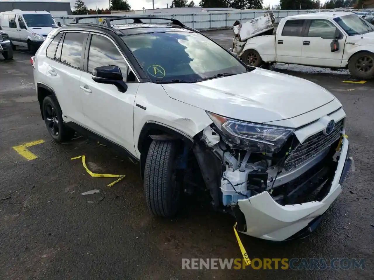 1 Photograph of a damaged car JTME6RFV2LJ002388 TOYOTA RAV4 2020