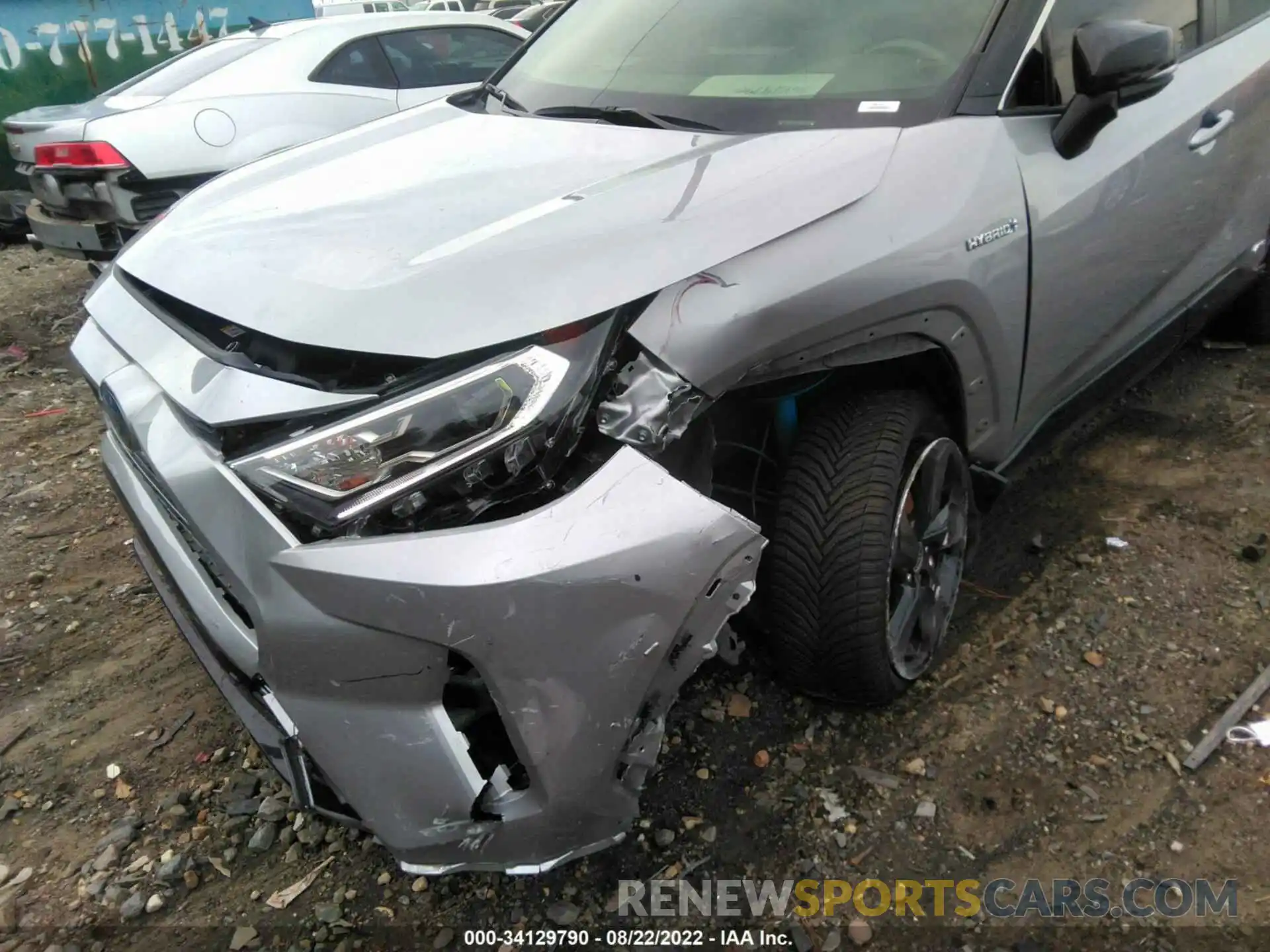 6 Photograph of a damaged car JTME6RFV4LJ001940 TOYOTA RAV4 2020