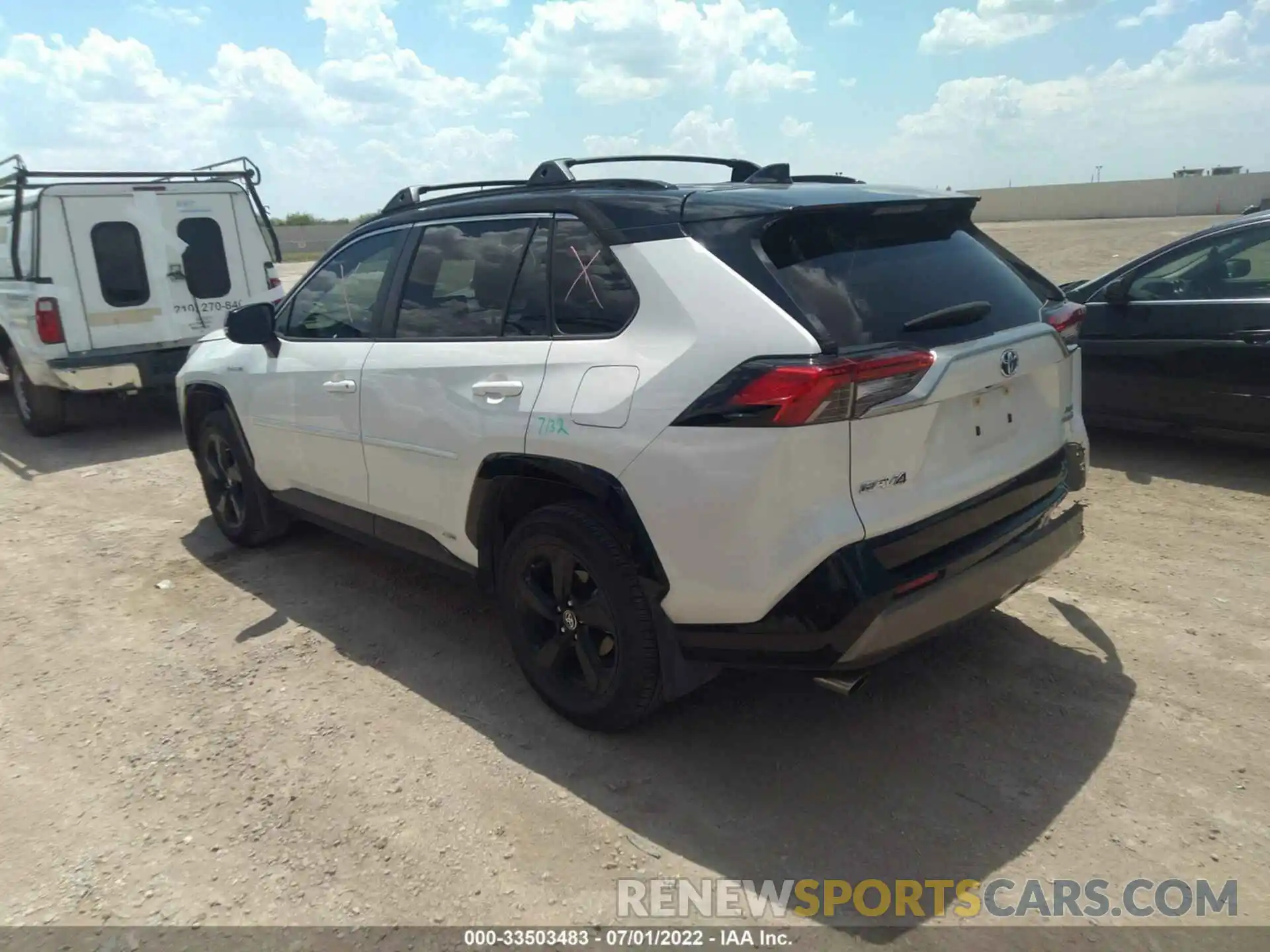 3 Photograph of a damaged car JTME6RFV5LJ001851 TOYOTA RAV4 2020