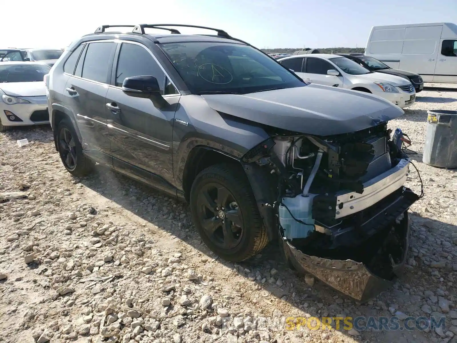 1 Photograph of a damaged car JTMEWRFV0LJ050018 TOYOTA RAV4 2020