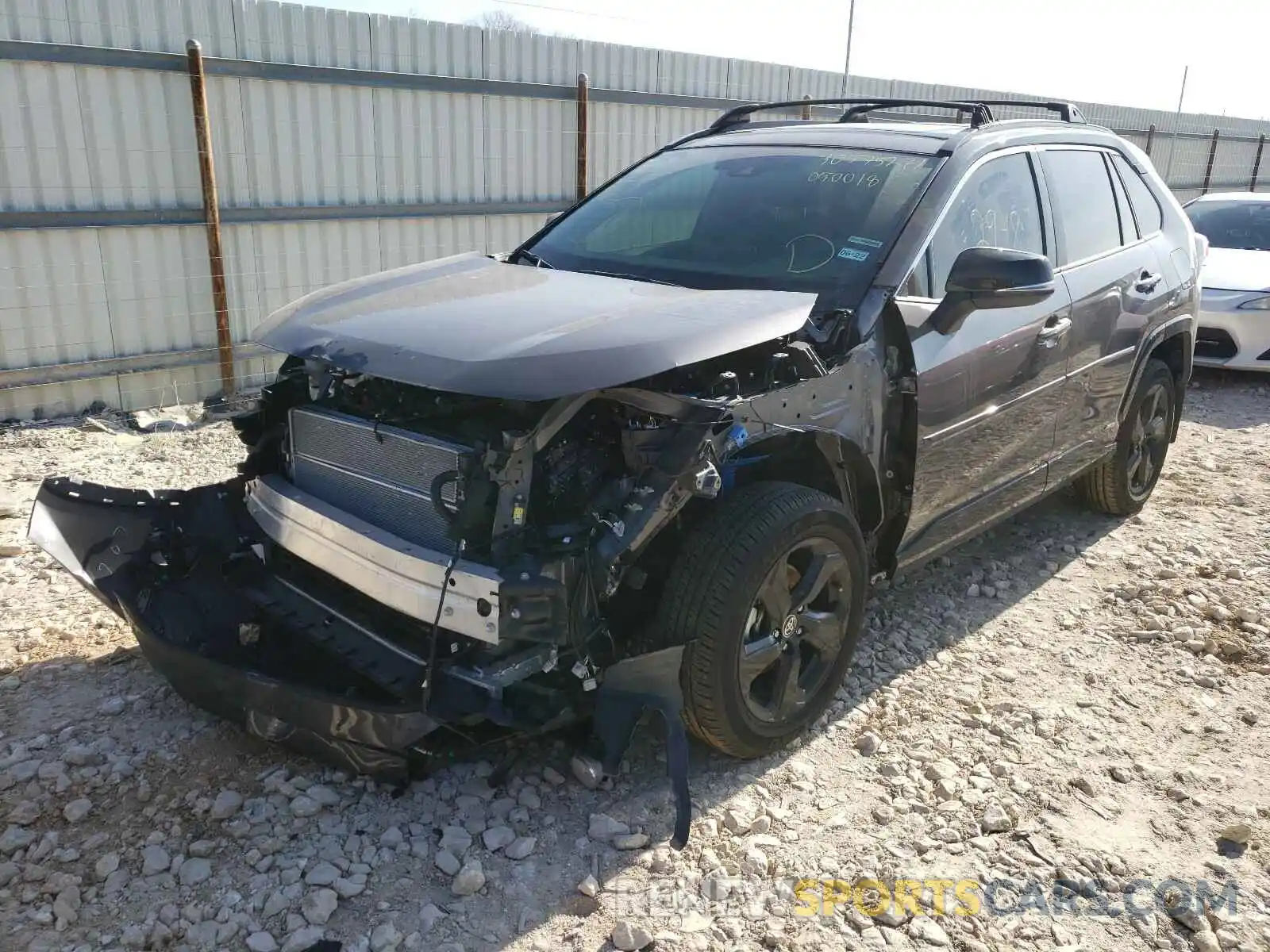 2 Photograph of a damaged car JTMEWRFV0LJ050018 TOYOTA RAV4 2020