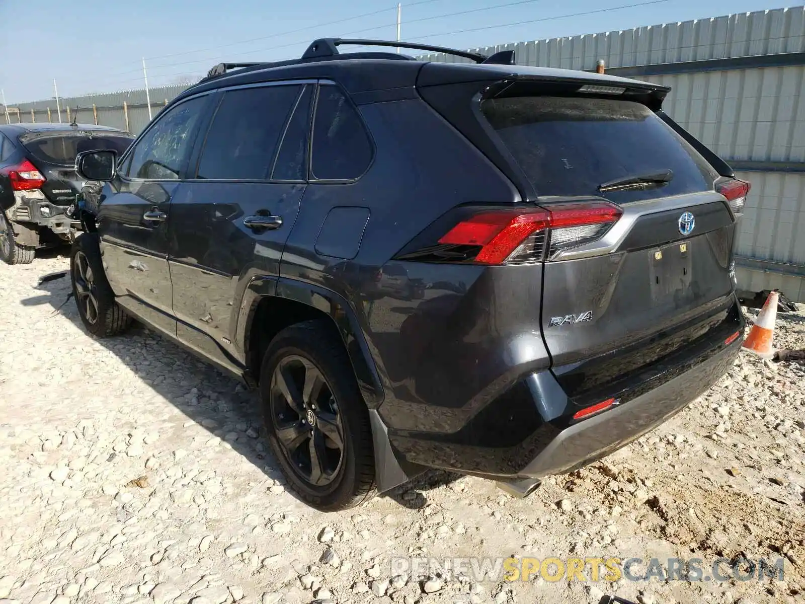 3 Photograph of a damaged car JTMEWRFV0LJ050018 TOYOTA RAV4 2020