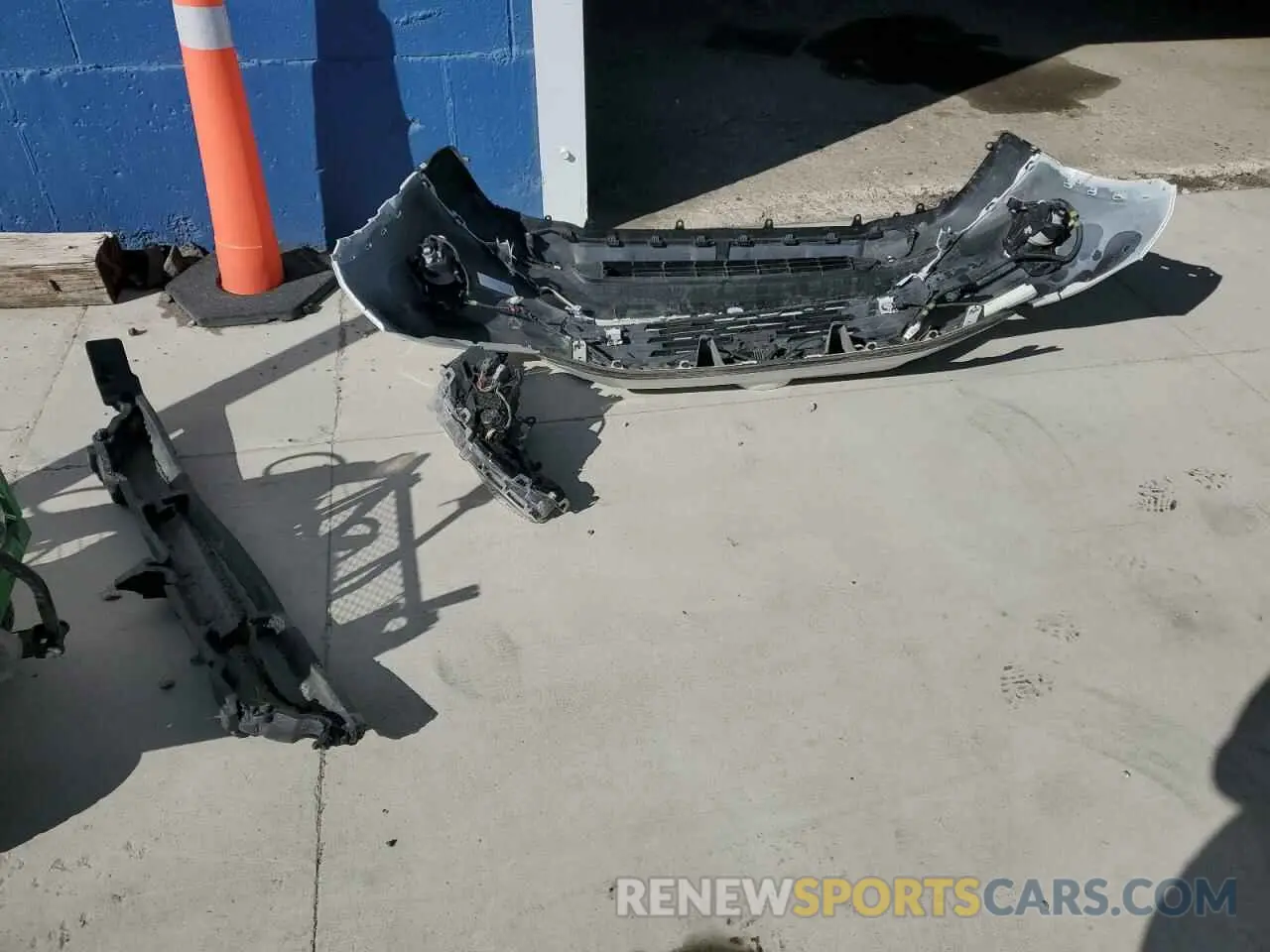 13 Photograph of a damaged car JTMEWRFV1LD538182 TOYOTA RAV4 2020