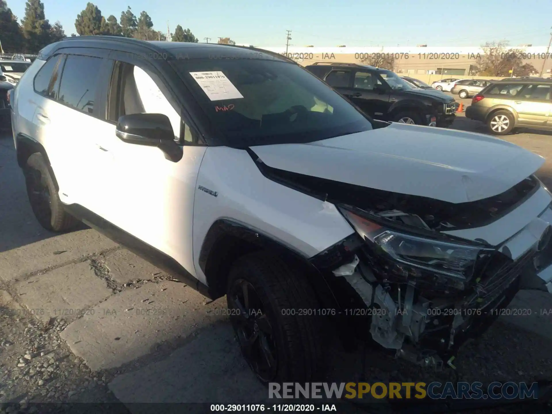 1 Photograph of a damaged car JTMEWRFV1LD538585 TOYOTA RAV4 2020