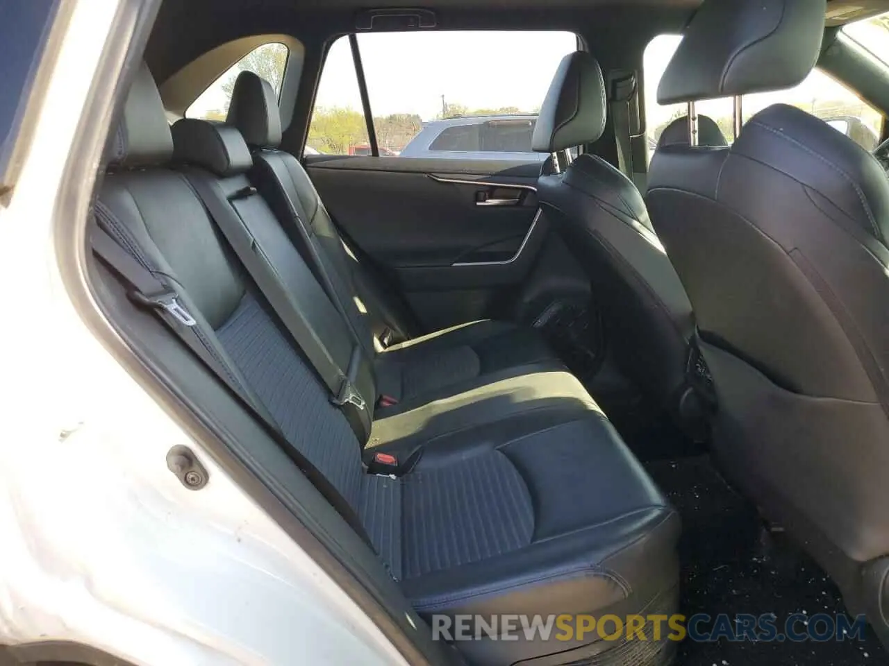 12 Photograph of a damaged car JTMEWRFV1LD539235 TOYOTA RAV4 2020