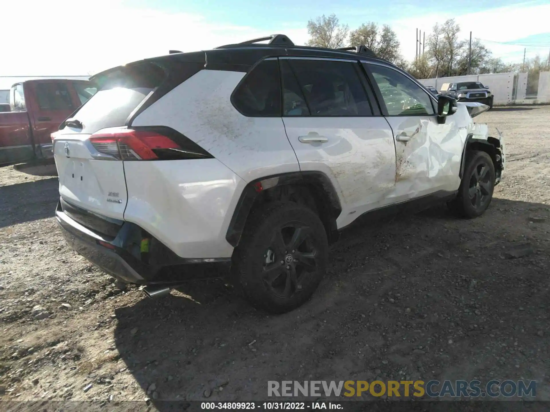 4 Photograph of a damaged car JTMEWRFV1LD545505 TOYOTA RAV4 2020