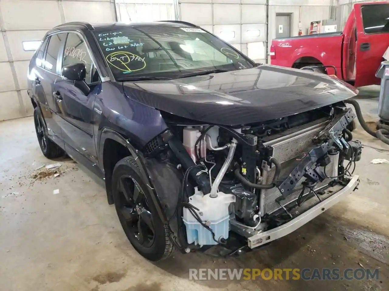 1 Photograph of a damaged car JTMEWRFV1LJ042932 TOYOTA RAV4 2020