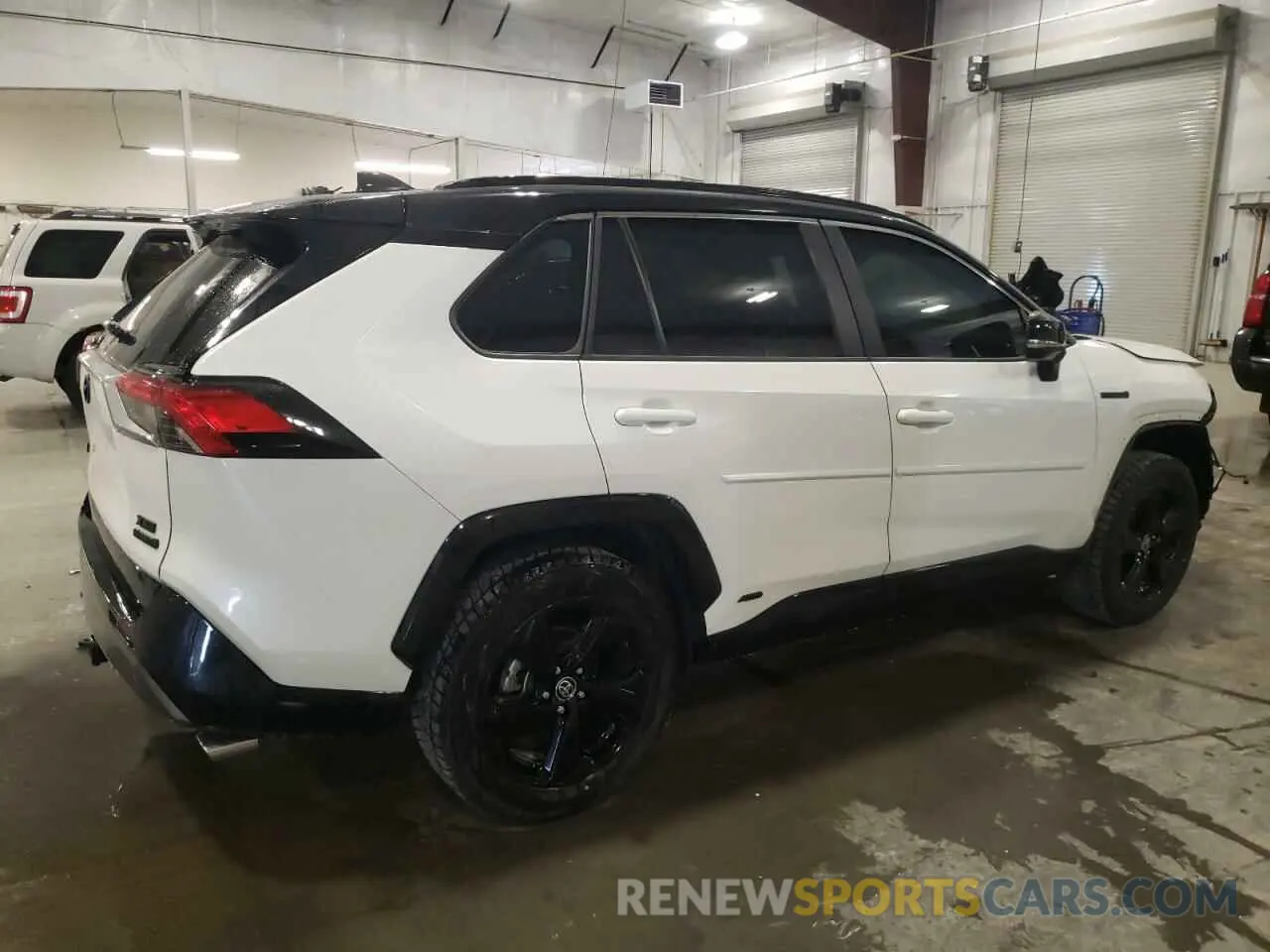 3 Photograph of a damaged car JTMEWRFV1LJ043370 TOYOTA RAV4 2020