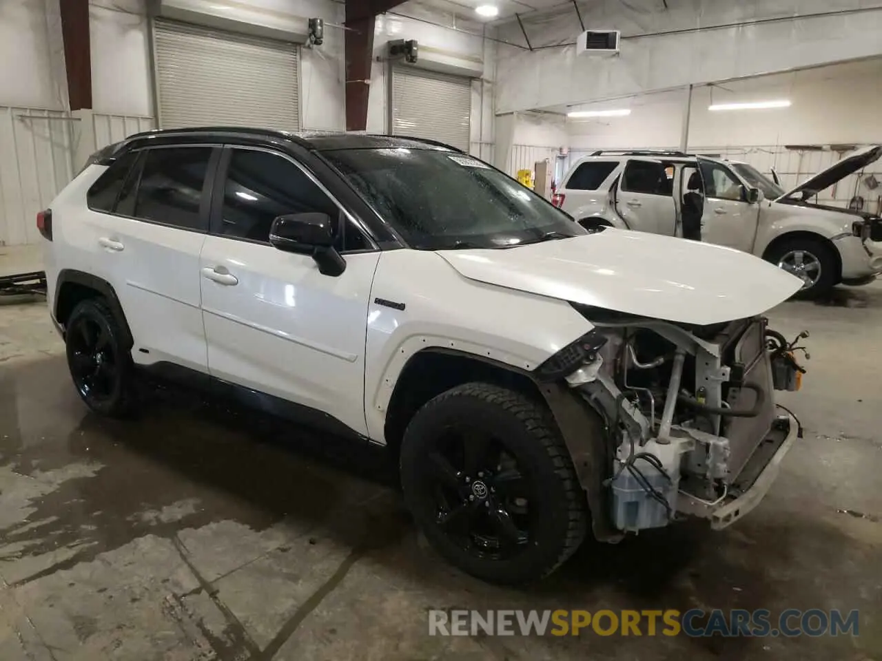 4 Photograph of a damaged car JTMEWRFV1LJ043370 TOYOTA RAV4 2020