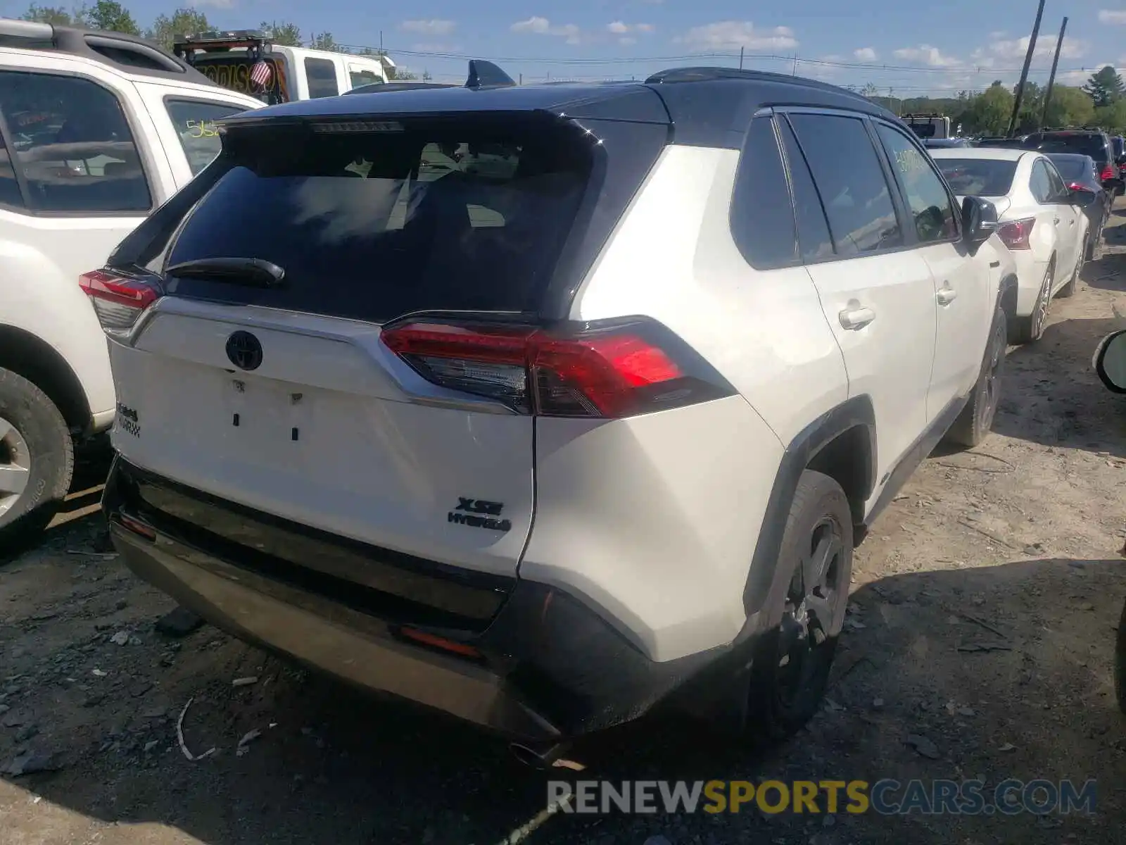 4 Photograph of a damaged car JTMEWRFV3LD525854 TOYOTA RAV4 2020