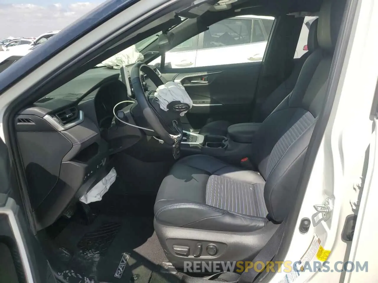7 Photograph of a damaged car JTMEWRFV3LD532660 TOYOTA RAV4 2020