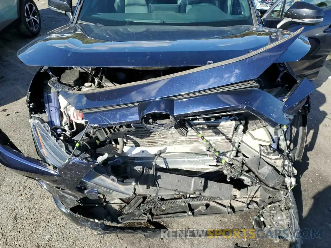 12 Photograph of a damaged car JTMEWRFV3LD538460 TOYOTA RAV4 2020