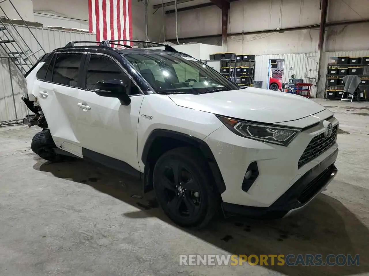 4 Photograph of a damaged car JTMEWRFV3LJ046643 TOYOTA RAV4 2020