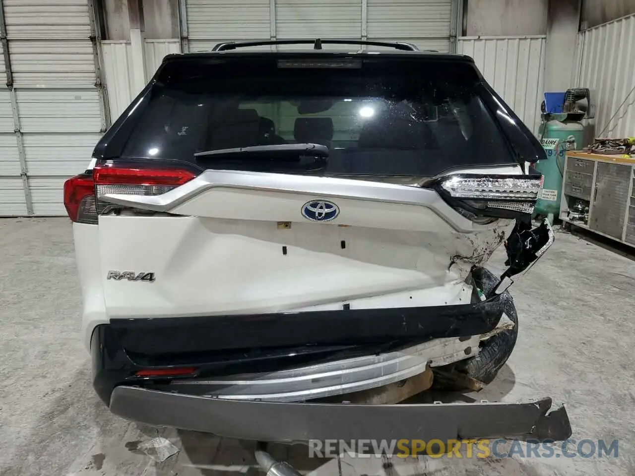 6 Photograph of a damaged car JTMEWRFV3LJ046643 TOYOTA RAV4 2020
