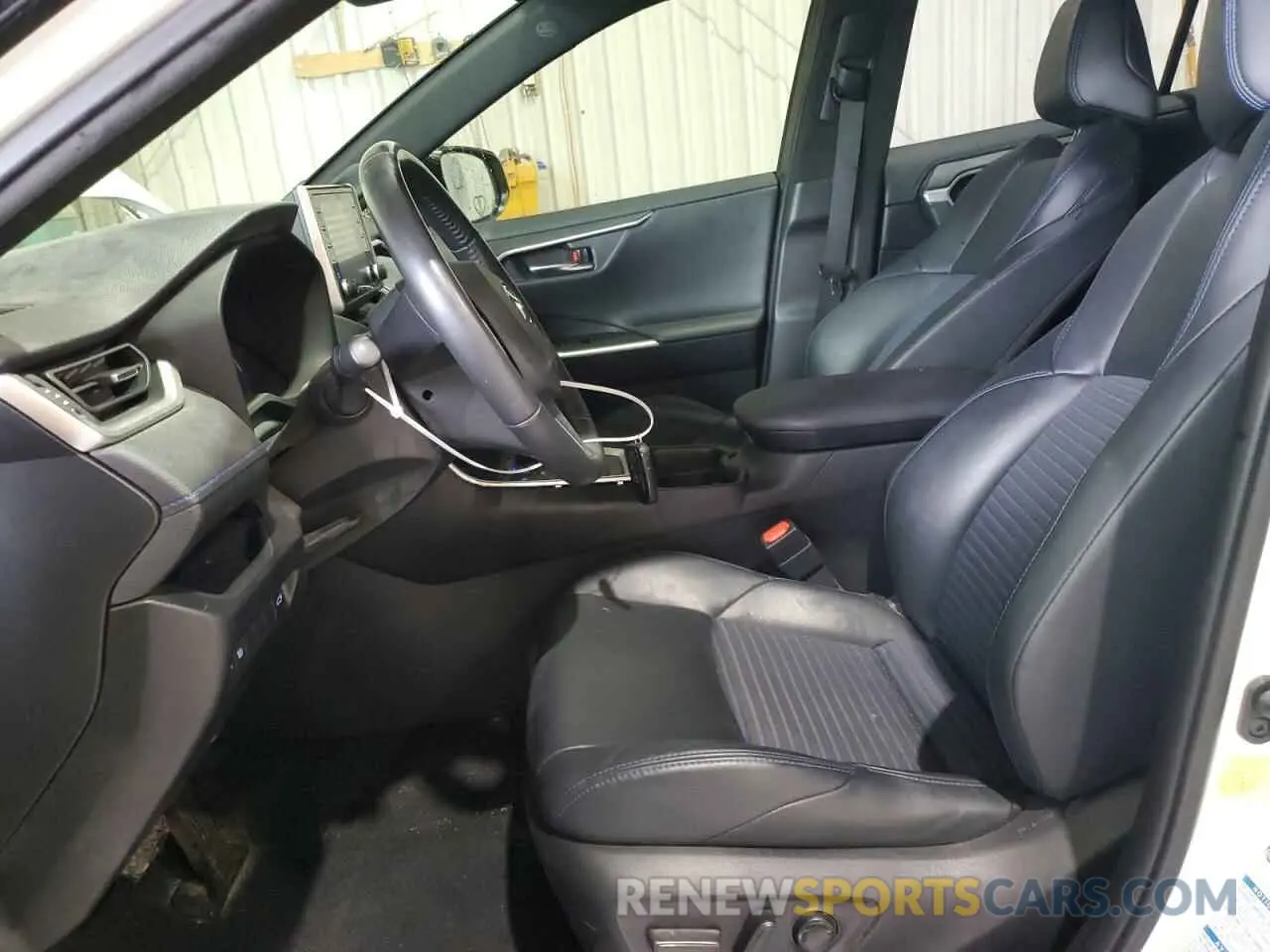 7 Photograph of a damaged car JTMEWRFV3LJ046643 TOYOTA RAV4 2020