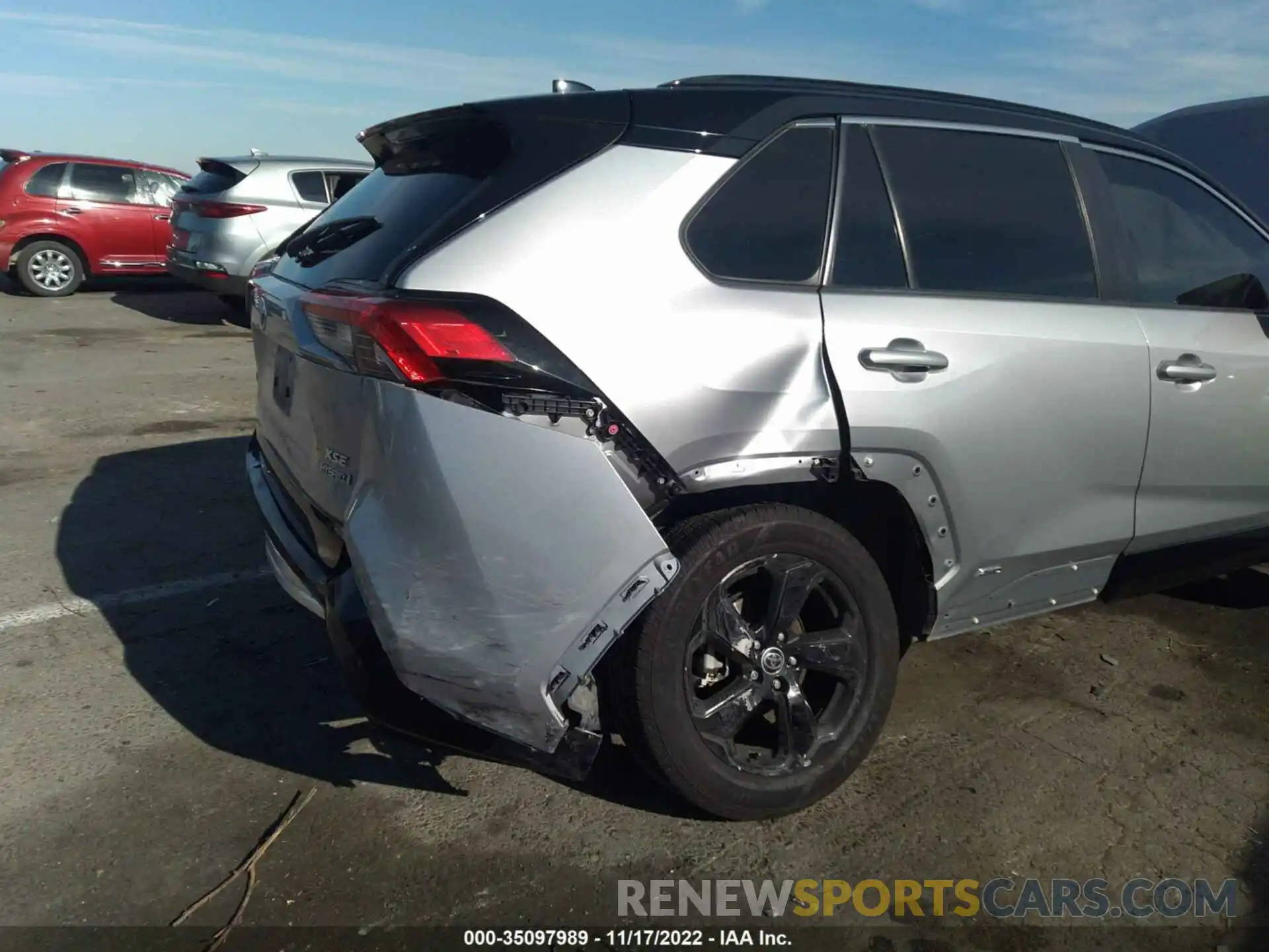 6 Photograph of a damaged car JTMEWRFV4LD537852 TOYOTA RAV4 2020