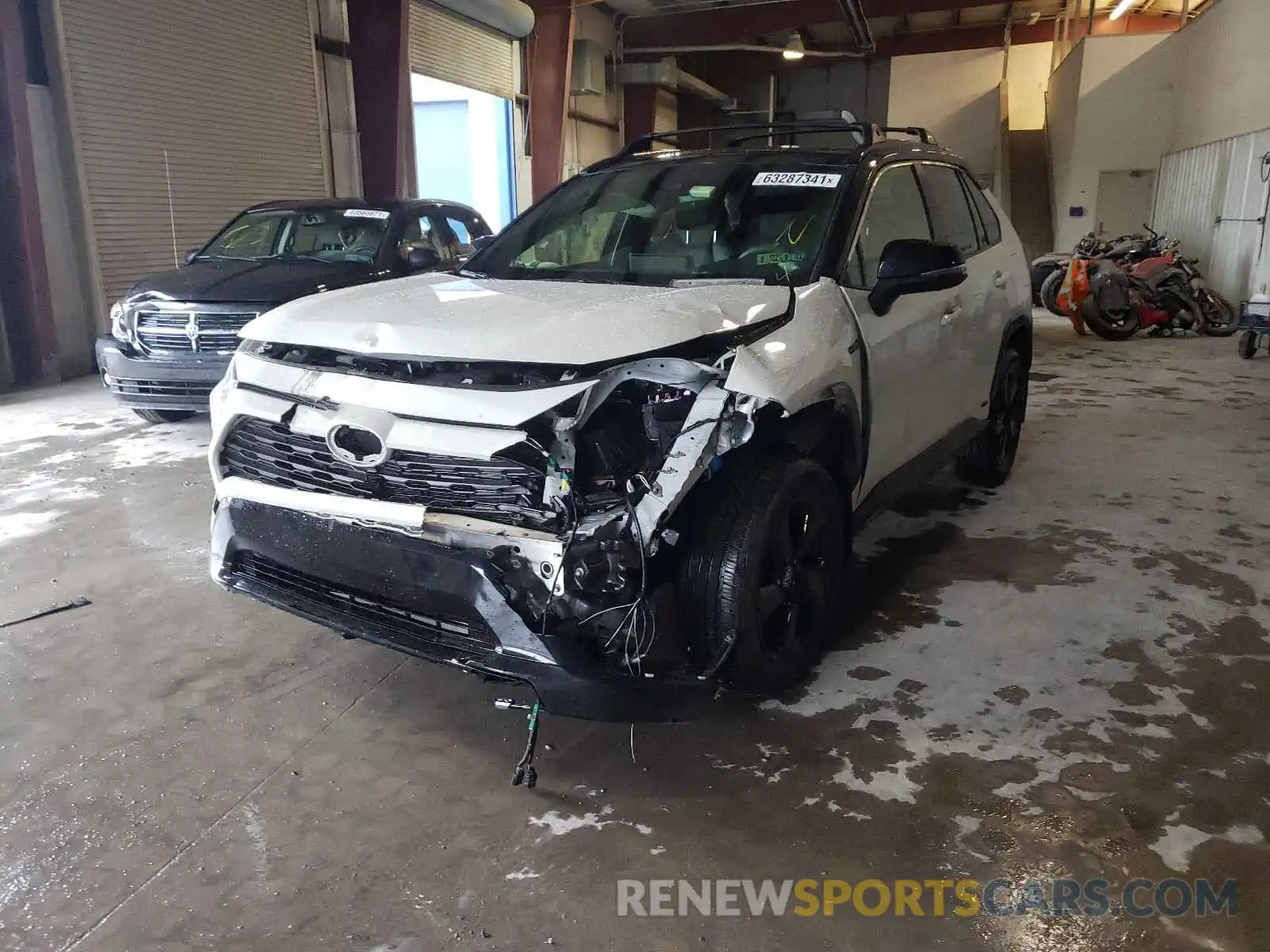 9 Photograph of a damaged car JTMEWRFV4LJ032556 TOYOTA RAV4 2020