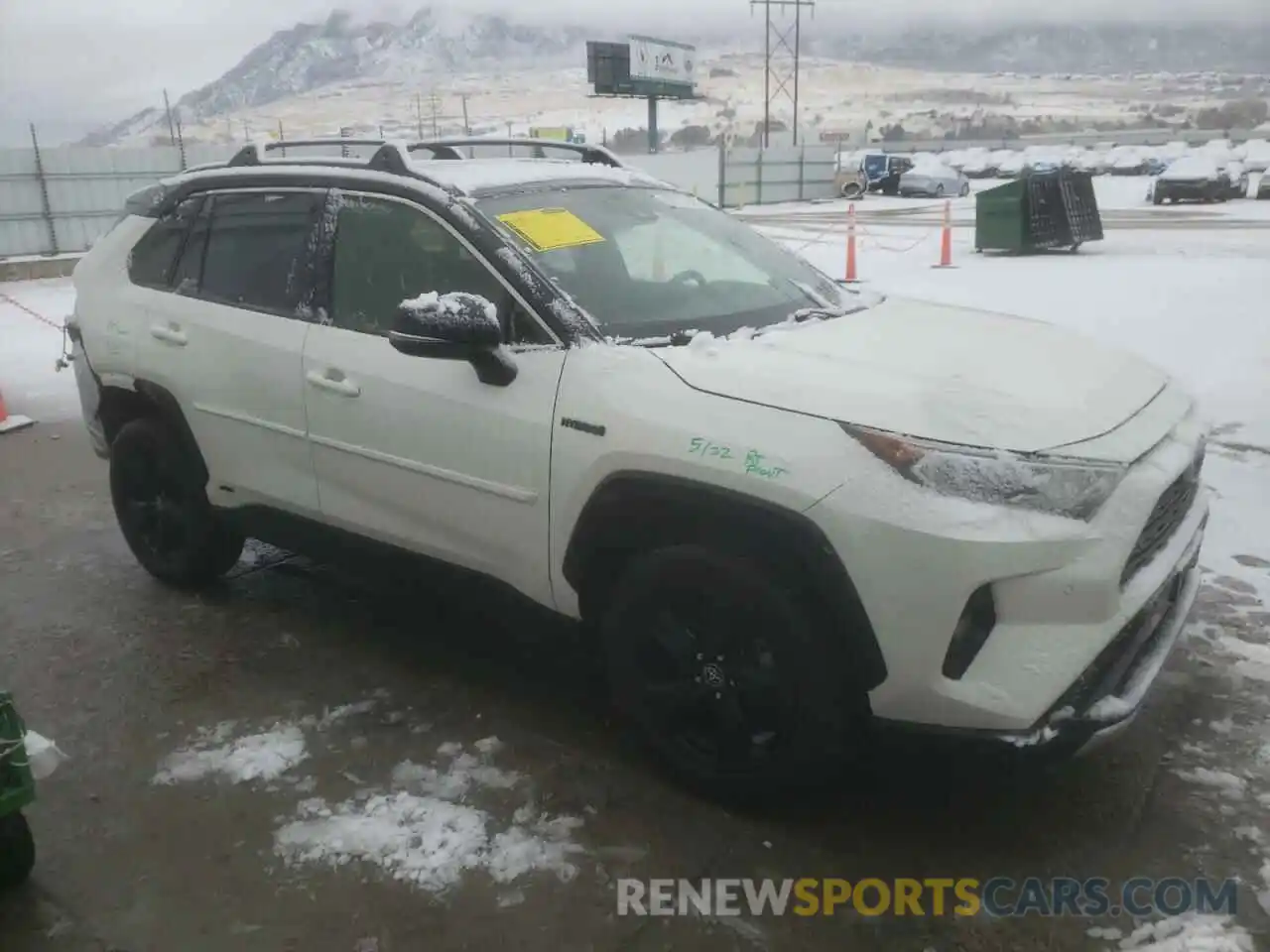 4 Photograph of a damaged car JTMEWRFV4LJ034954 TOYOTA RAV4 2020