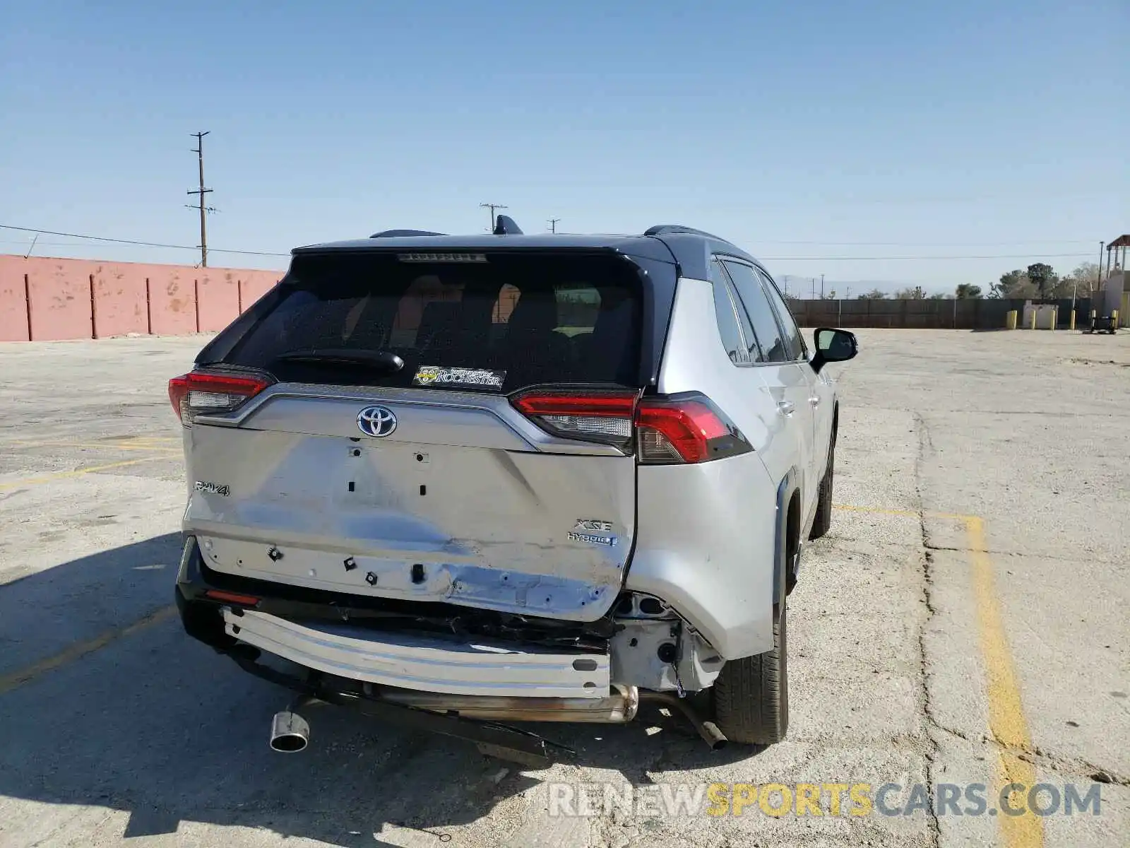 9 Photograph of a damaged car JTMEWRFV4LJ045260 TOYOTA RAV4 2020