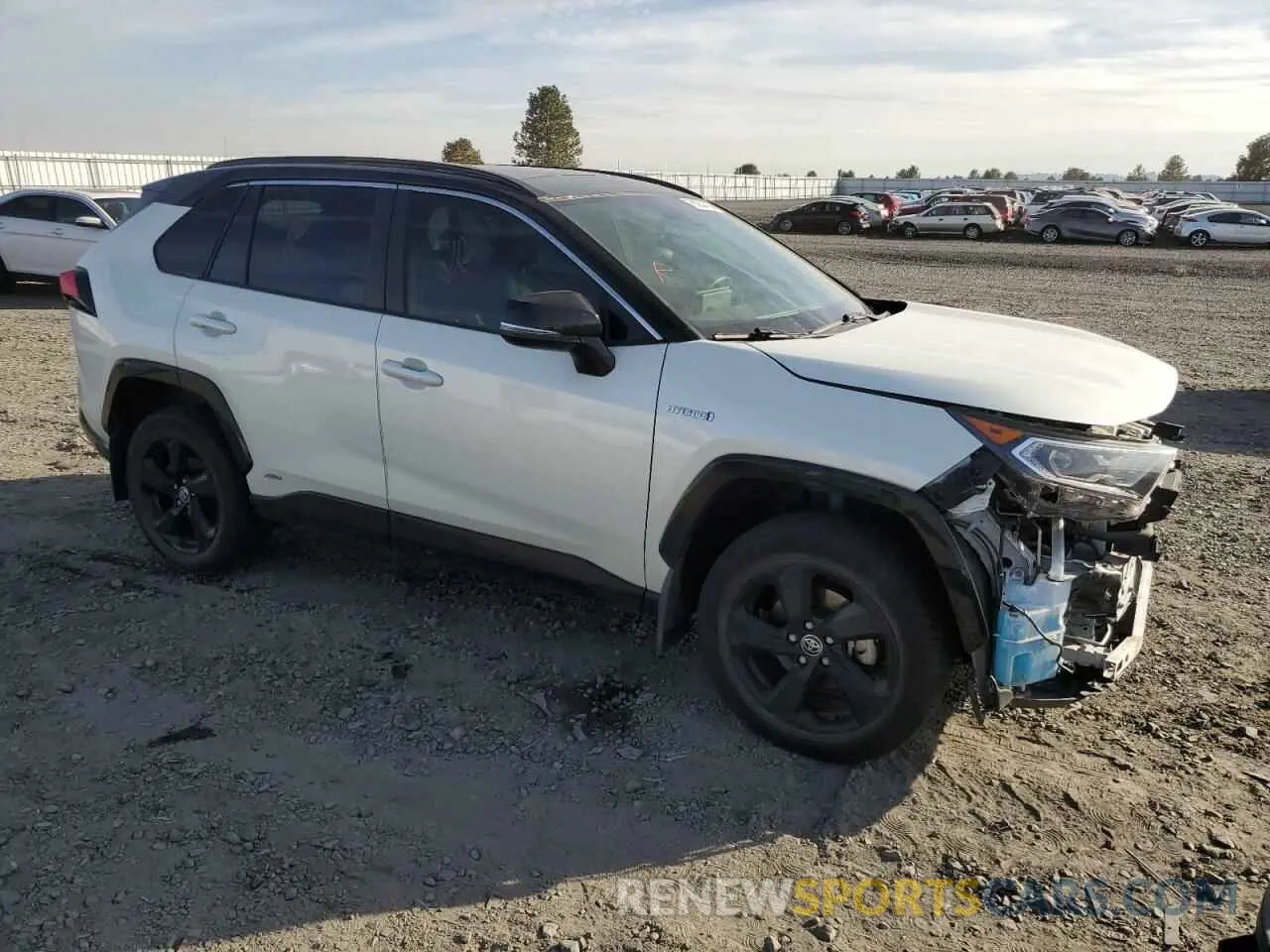 4 Photograph of a damaged car JTMEWRFV5LD542087 TOYOTA RAV4 2020