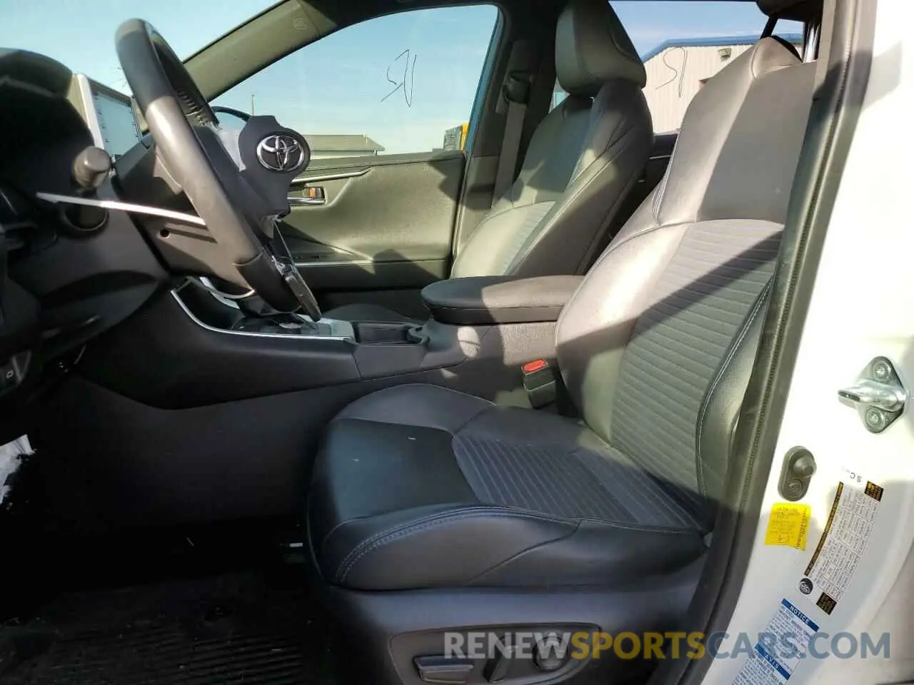 7 Photograph of a damaged car JTMEWRFV5LD542087 TOYOTA RAV4 2020